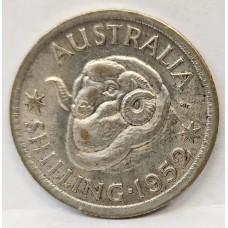 AUSTRALIA 1952 . ONE 1 SHILLING . VARIETY . DOTS IN HORN